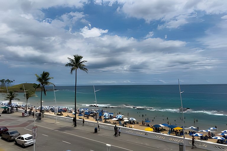 House Barra 207 · Durma e acorde com esse marulho