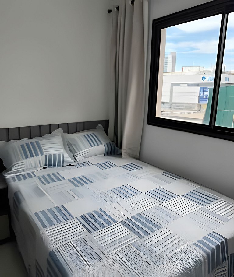 Apt equipado com estacionamento