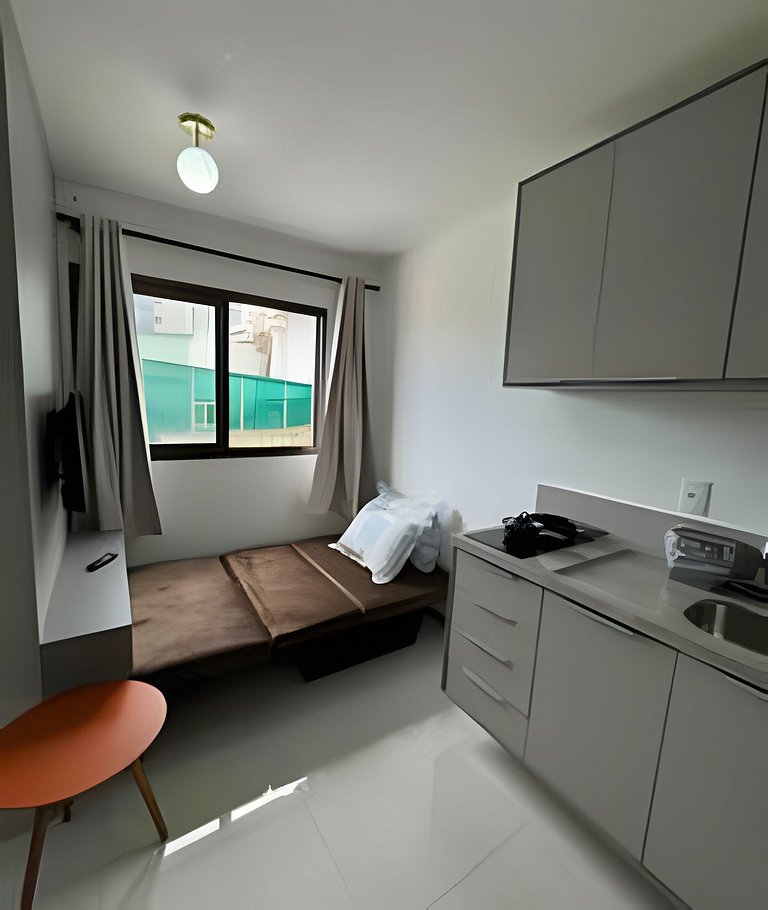 Apt equipado com estacionamento