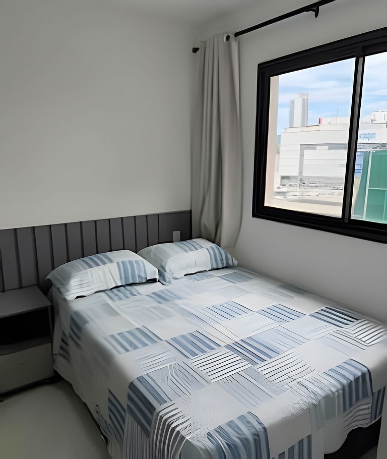 Apt equipado com estacionamento