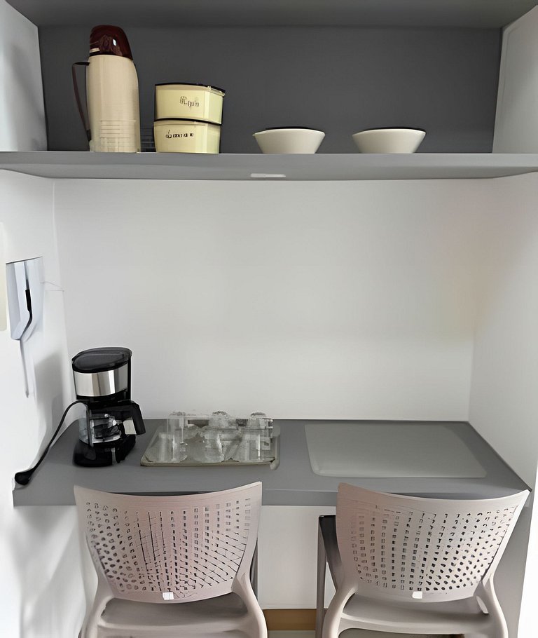 Apt equipado com estacionamento